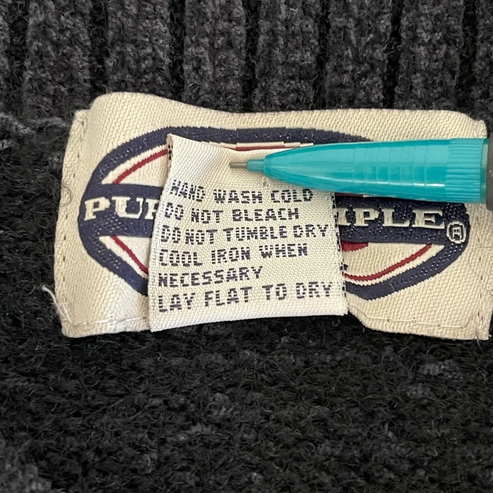 Pure & Simple Sweater - Picture 6 of 8